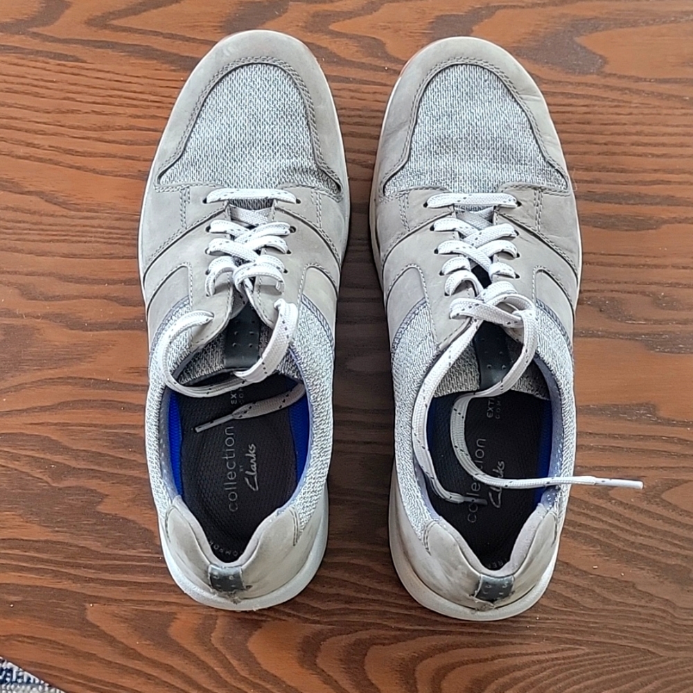 Mens Clarks size 9.5